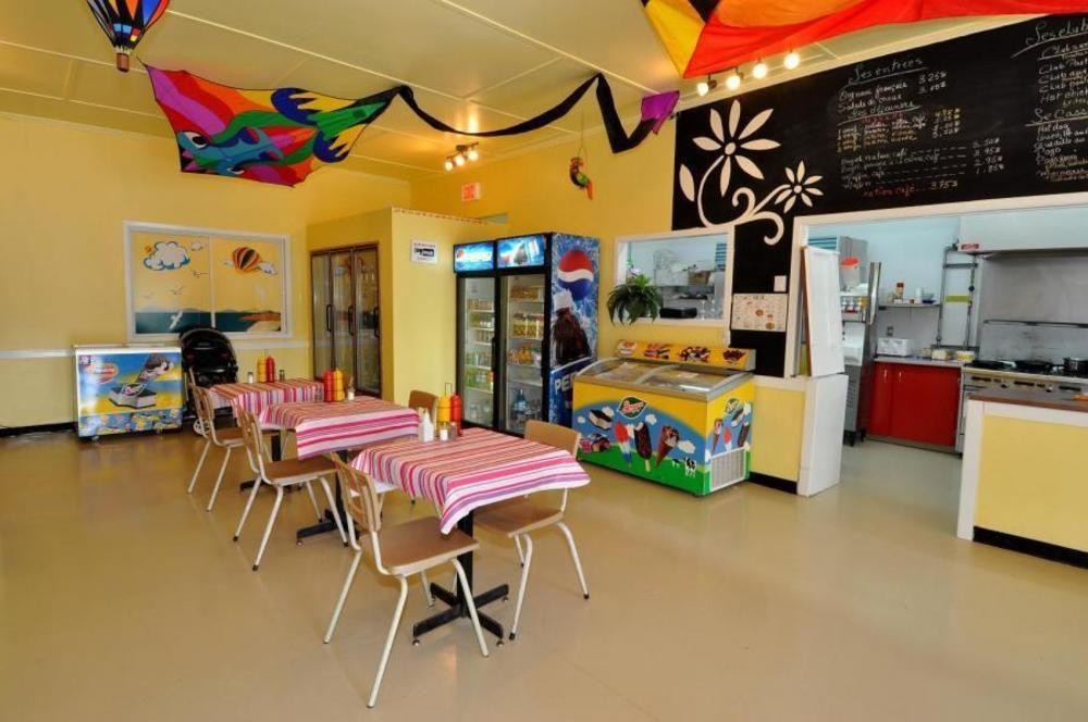 Camping & Chalets De La Demi-Lieue Hotel Saint-Jean-Port-Joli Exterior photo